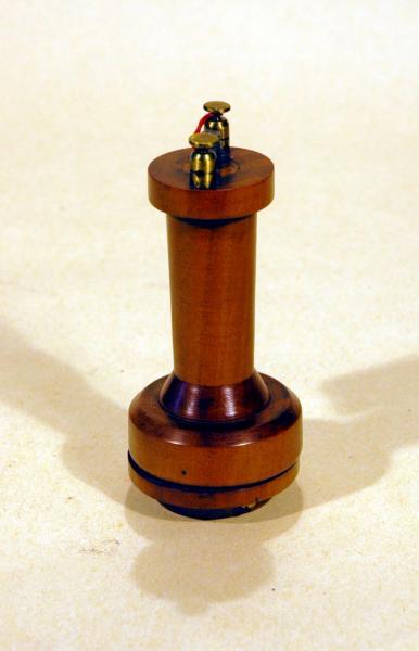 Telefono Bell montato su legno